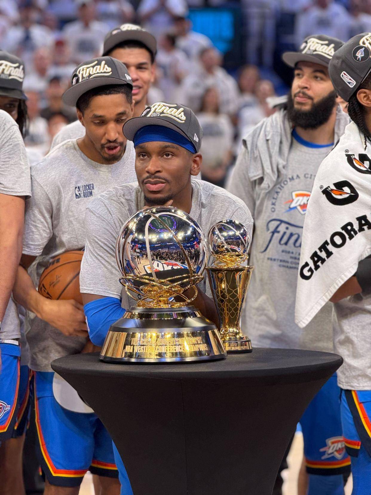 爱游戏入口-绿军总决赛前两场5人场均得分16+