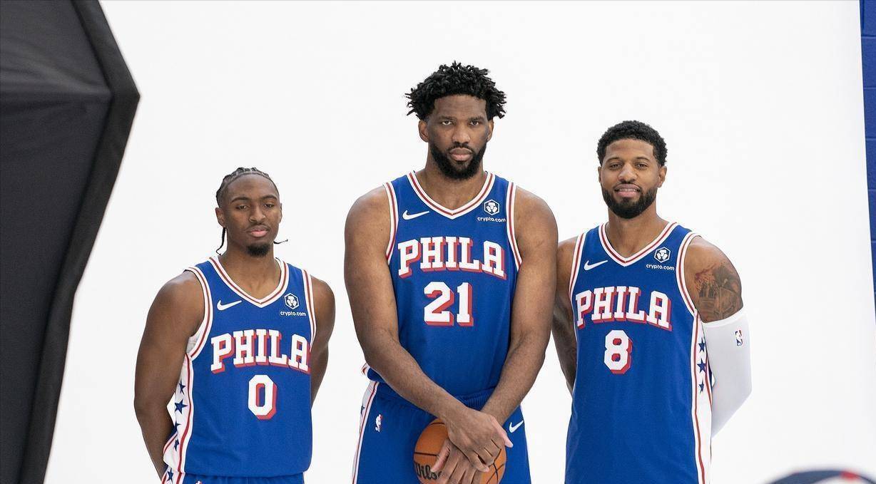 爱游戏官方入口-欧超杯赛前走向成谜，费城76人回应争议，气氛紧张，资深球员宣示担当(76人为什么叫75人)