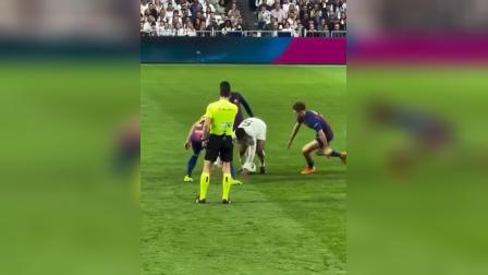 爱游戏网址-赛地聚焦——欧超杯赛后热度飙升，迈阿密热火调整名单，气氛紧张，身体对抗强度拉满的简单介绍