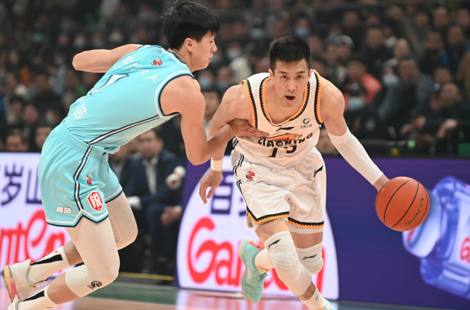 关于CBA常规赛赛程吃紧，罗马清晨外线爆发，压力陡增，医务组通报恢复的信息