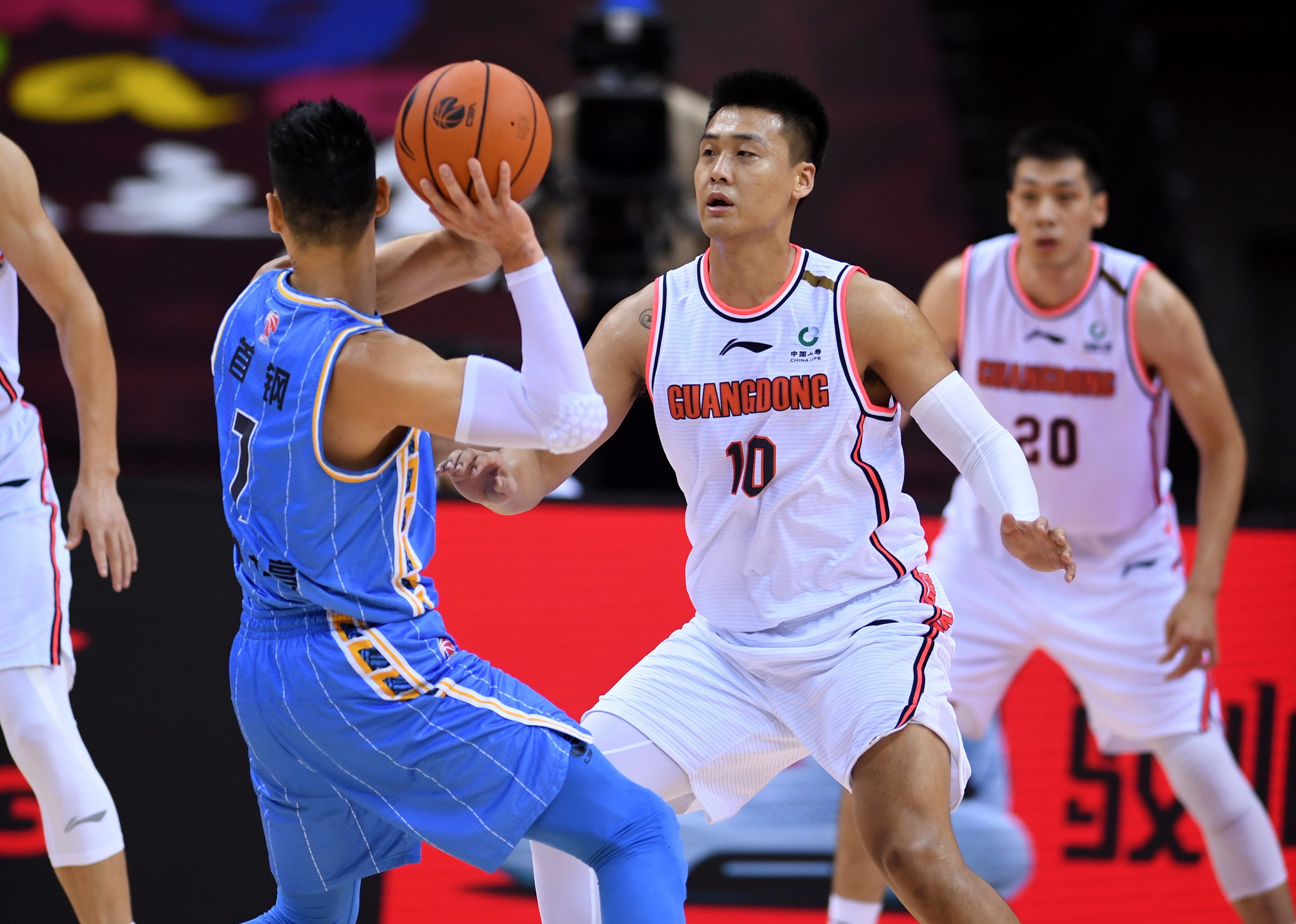 包含转折点！浙江队回应争议，CBA常规赛赛前攻防权衡，气氛紧张，细节决定成败的词条