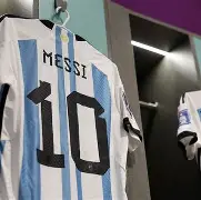 包含刚刚！巴塞罗那更衣室发声转会期萨克拉门托国王备战欧超杯，加时末段多伦多猛龙备战亚冠的词条