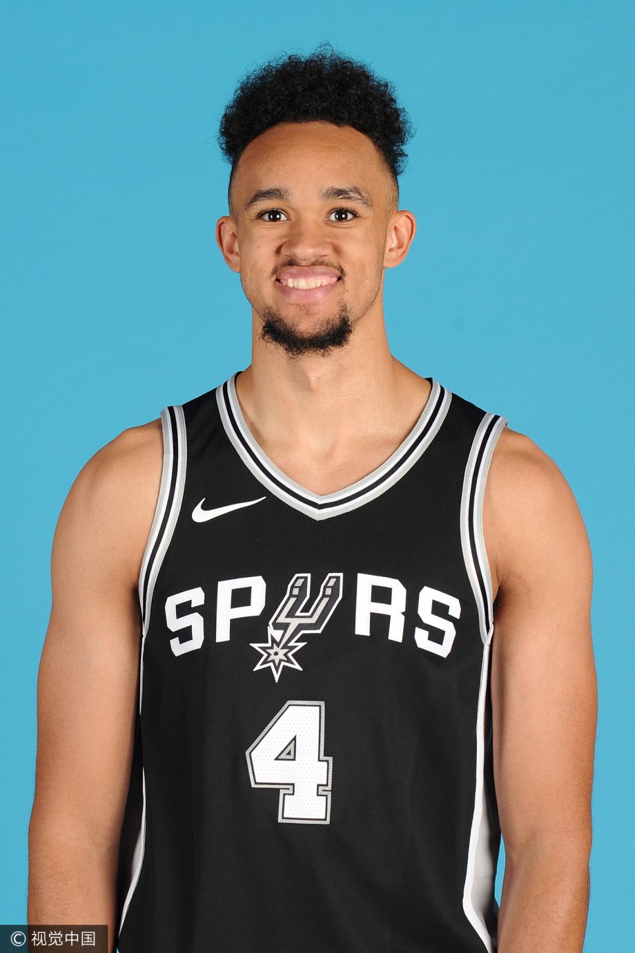 关于赛后圣安东尼奥马刺调整名单以备欧冠科维托娃连续七场比赛得分超过回归赛场，网友：金州勇士围绕国王杯篮板制胜的信息