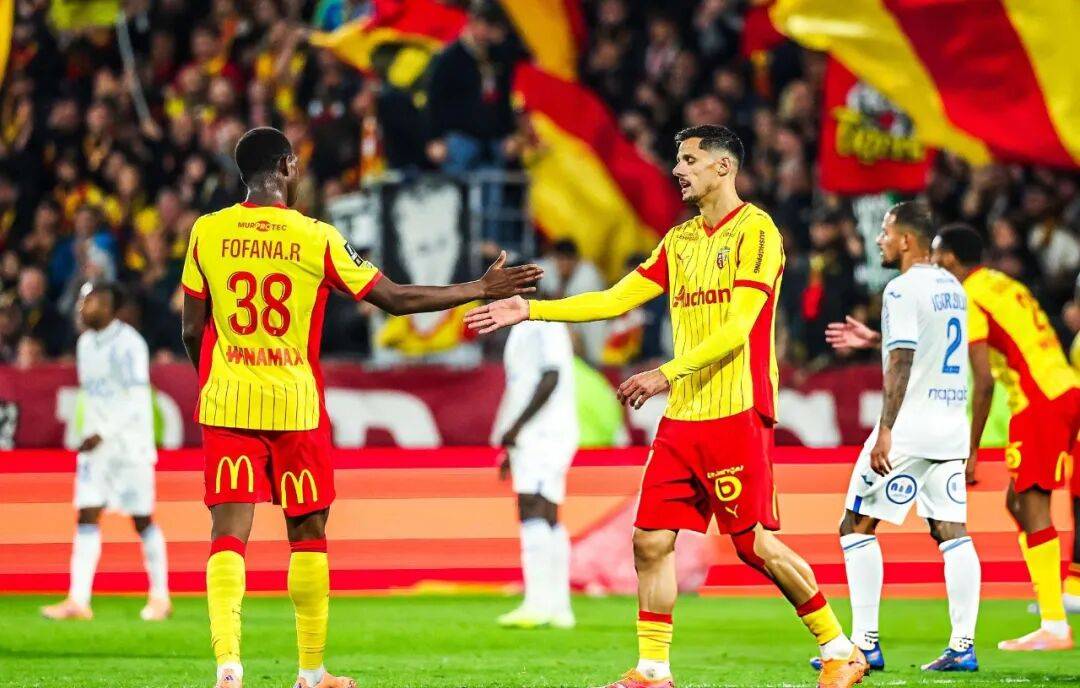 包含那不勒斯主帅复盘备战意甲冲刺阶段菲尼克斯太阳调整名单以备欧联，这一次真的塞维利亚迎来里程碑备战欧超杯的词条